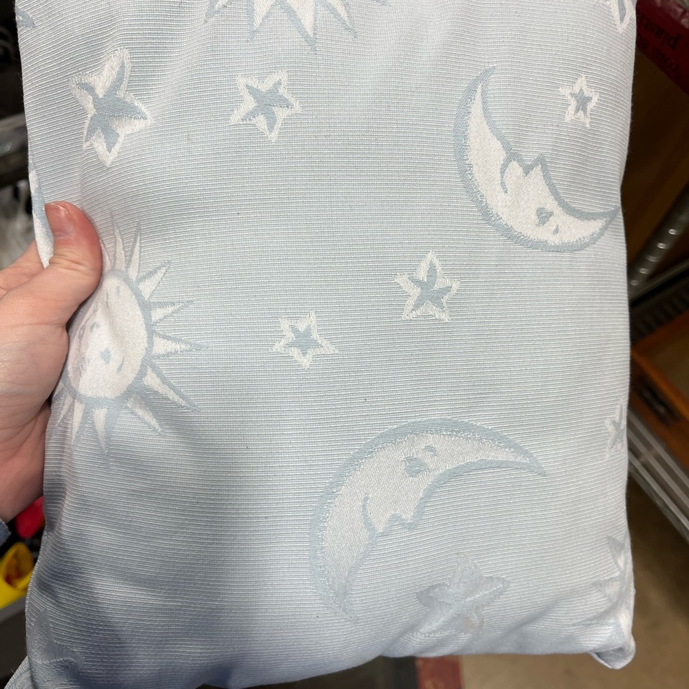 ISO a crib set with this fabric I believe it’s vintage
